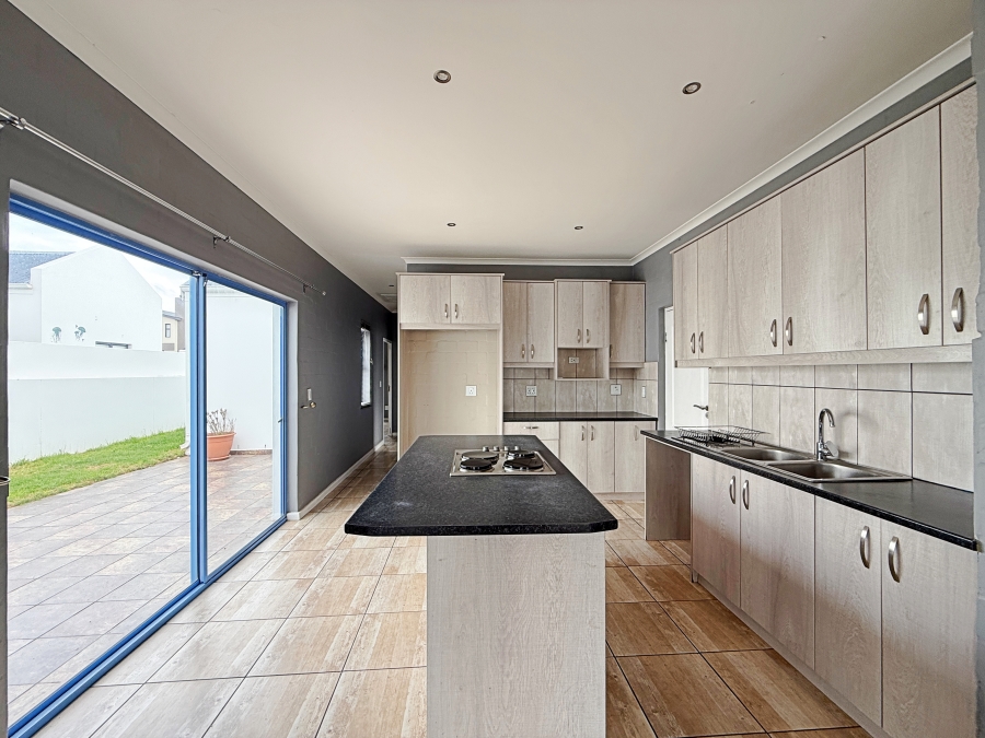 To Let 3 Bedroom Property for Rent in Blue Lagoon Western Cape